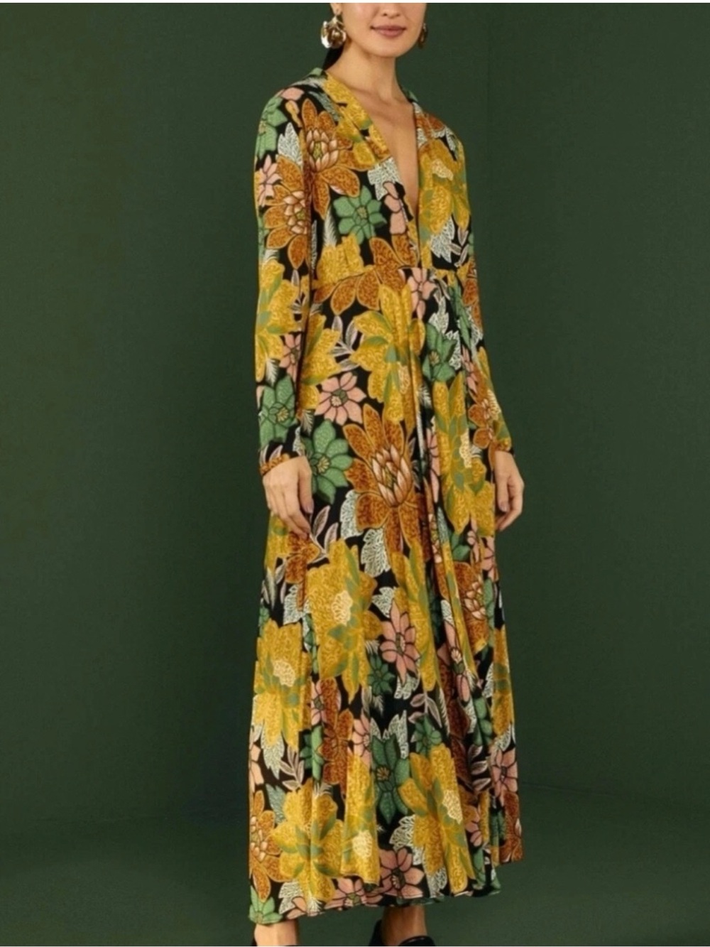 FARM RIO | $220 Black
Garden Maxi Dress